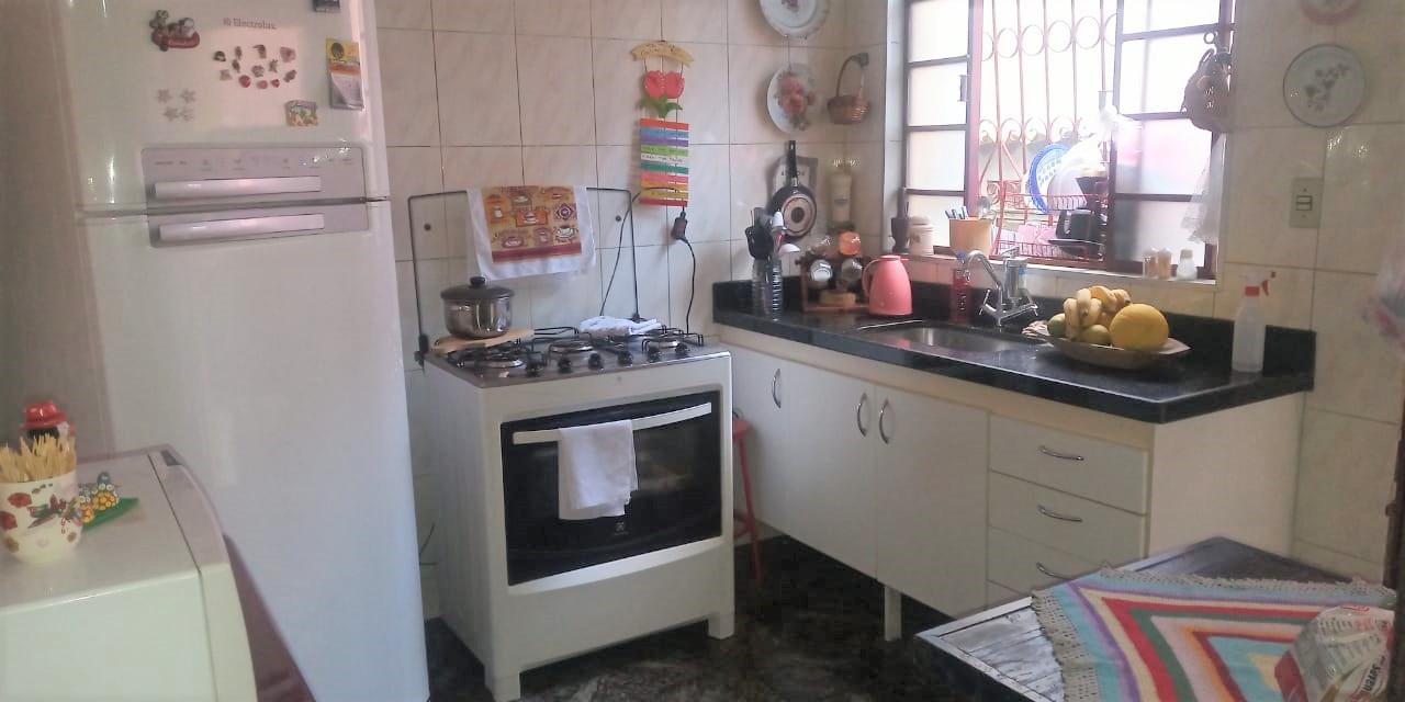 Casa à venda com 5 quartos, 1 suíte, 3 vagas e 200m² no Nova esperança, Belo Horizonte (MG) — foto 24 de 30