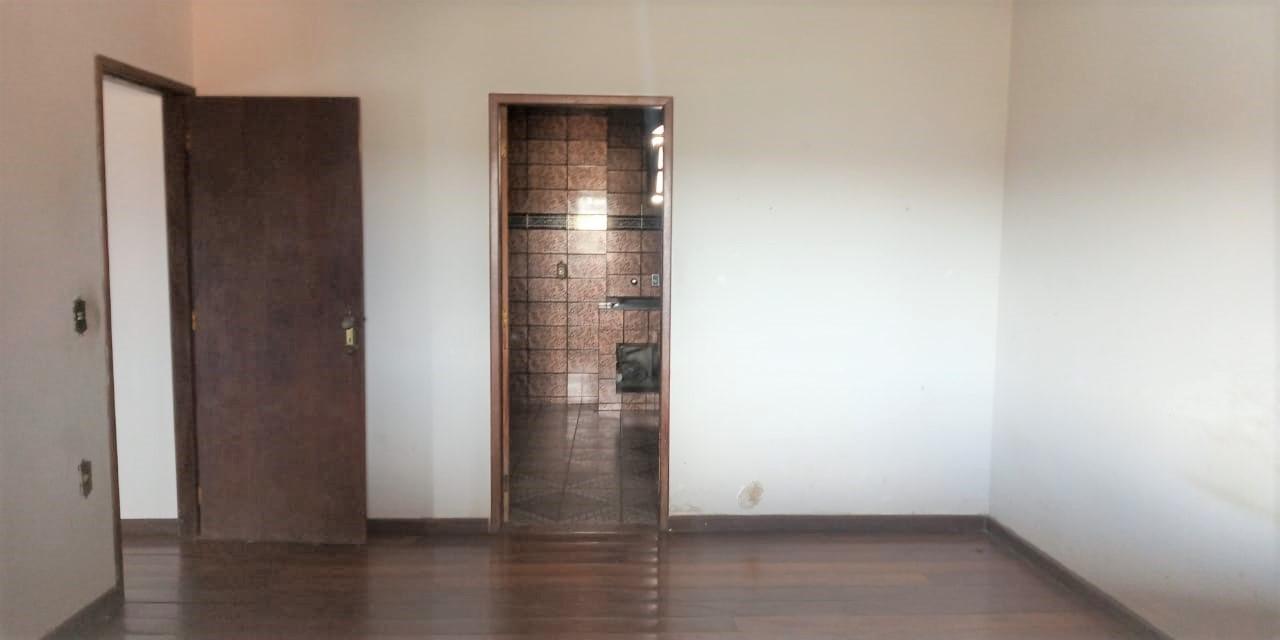 Casa à venda com 4 quartos, 1 suíte, 4 vagas e 250m² no Santa Monica, Belo Horizonte (MG) — foto 18 de 30