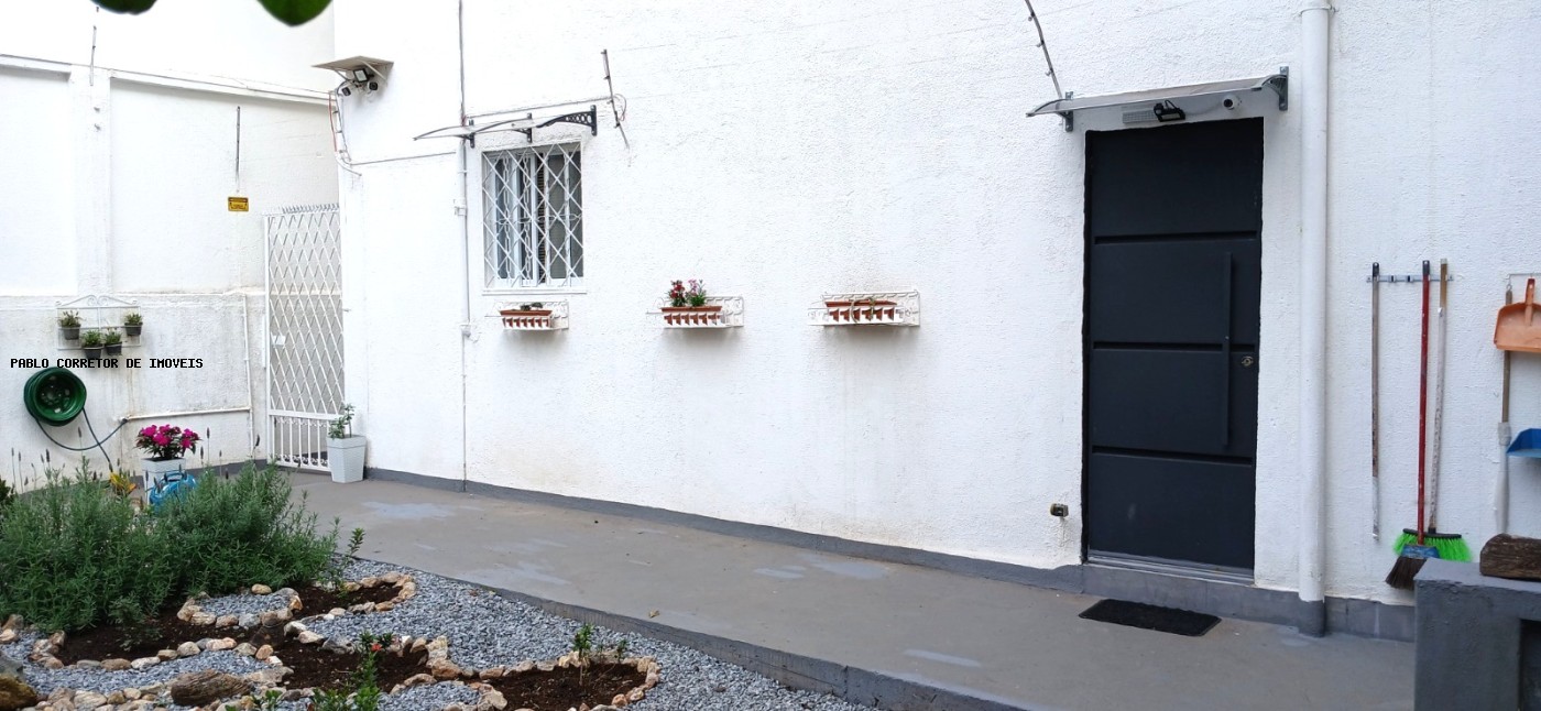 Casa à venda com 4 quartos, 2 banheiros, 2 vagas e 194m² no Sagrada Família, Belo Horizonte (MG) — foto 2 de 13